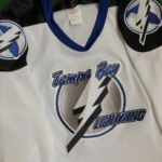 Maillot De Hockey Vintage CCM Tampa Bay Lightning Années 90 - Taille L - Blanc Noir Bleu