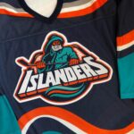 New York Islanders Fisherman 90's Retro NHL T-Shirt Sport Grey / XL